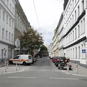Gold - Contactless Check In , Viena Austria